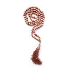 Lade das Bild in den Galerie-Viewer, Mala, Malakette,Mala kette, Meditationskette, Yogakette, Malakette handgemacht, 108 perlen Mala, Handgemachte Mala,