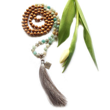Lade das Bild in den Galerie-Viewer, Mala, Malakette,Mala kette, Meditationskette, Yogakette, Malakette handgemacht, 108 perlen Mala, Handgemachte Mala,
