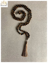 Lade das Bild in den Galerie-Viewer, Mala, Malakette,Mala kette, Meditationskette, Yogakette, Malakette handgemacht, 108 perlen Mala, Handgemachte Mala,
